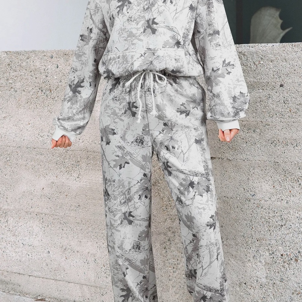 Gray Leaf Print Women's Joggers